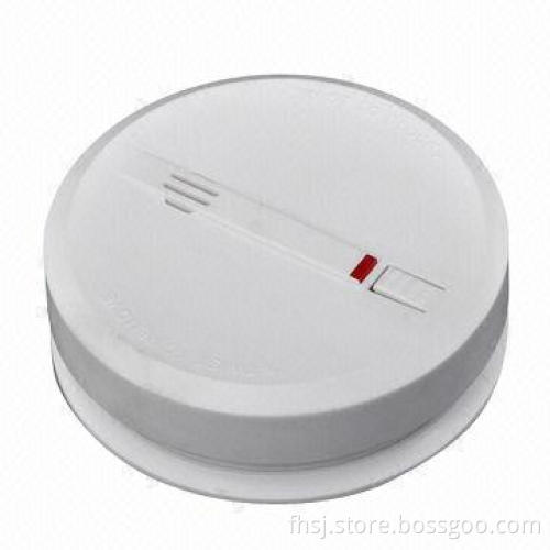 Independent photoelectric smoke detecting alarm